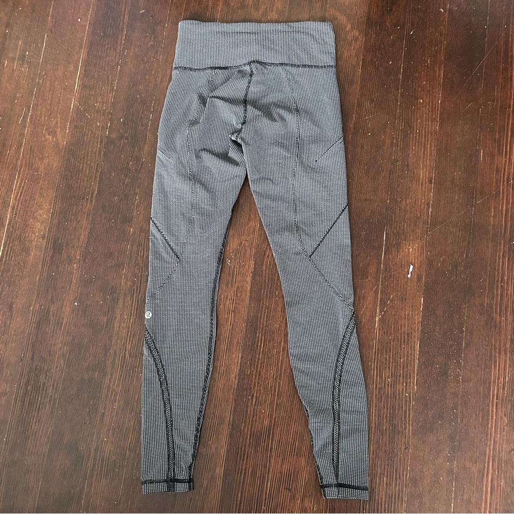 Lululemon / Cadence Crusher Tights Power Luxtreme Tiny Geo Black White size 6 - Picture 2 of 4
